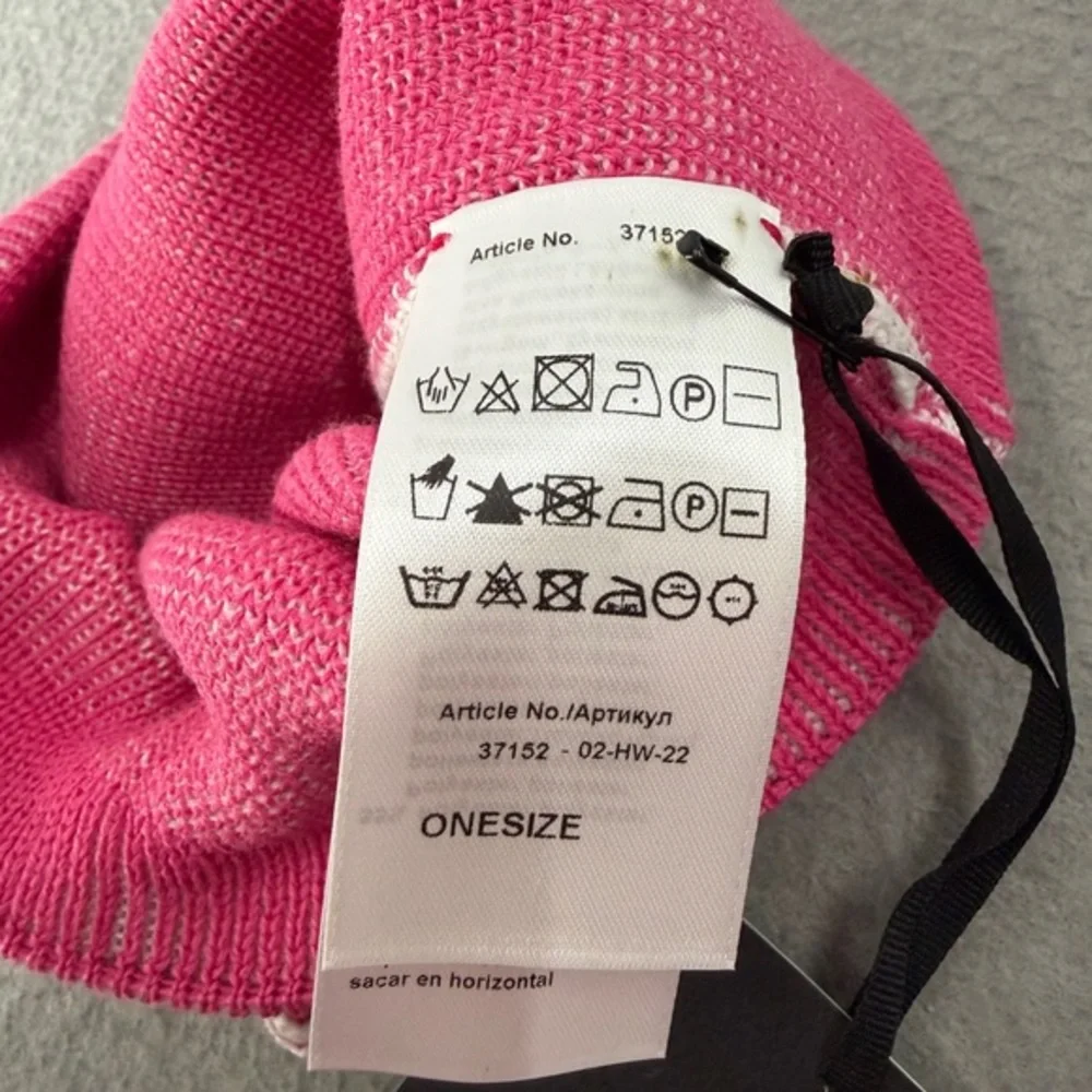 Falke Germany Beanie Hat‎ Unisex Pink Ski Logo Merino Wool Blend Ribbed Sporty